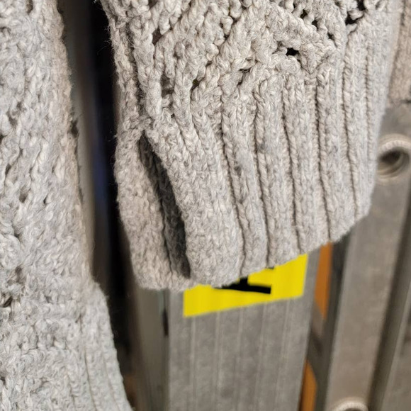 American Eagle Outfitters Grey Knitted Long Sleeve Sweater Size Small - Picture 6 of 7
